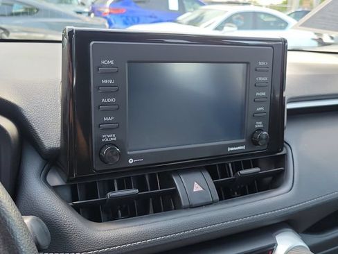 Used 2022 Toyota RAV4 XLE w/ Convenience Package FWD image 23