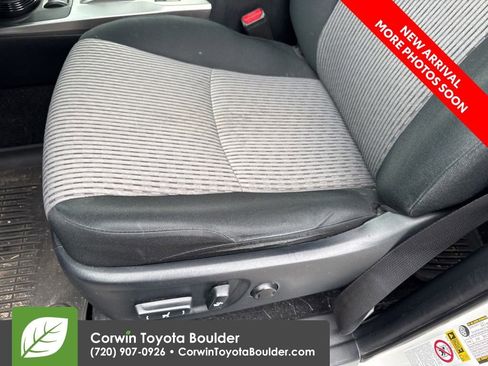 Used 2017 Toyota 4Runner SR5 AWD/4WD image 12