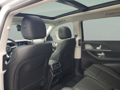 Certified 2026 Mercedes-Benz GLS 450 4MATIC image 8