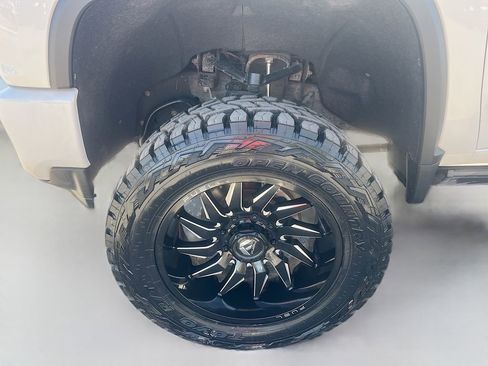 Used 2022 Chevrolet Silverado 2500 High Country w/ Z71 Off-Road Package AWD/4WD image 30