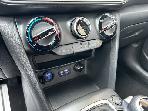 Used 2019 Hyundai Kona SE image 19