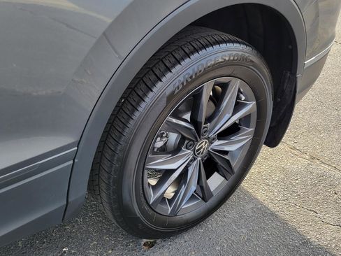 Used 2022 Volkswagen Tiguan SE image 15