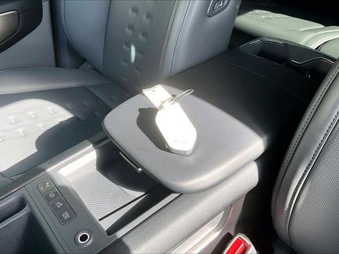 Used 2024 Kia EV9 Wind image 34