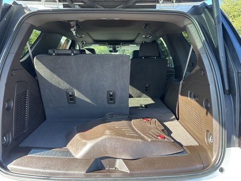 Used 2021 GMC Yukon Denali w/ Denali Premium Package image 13