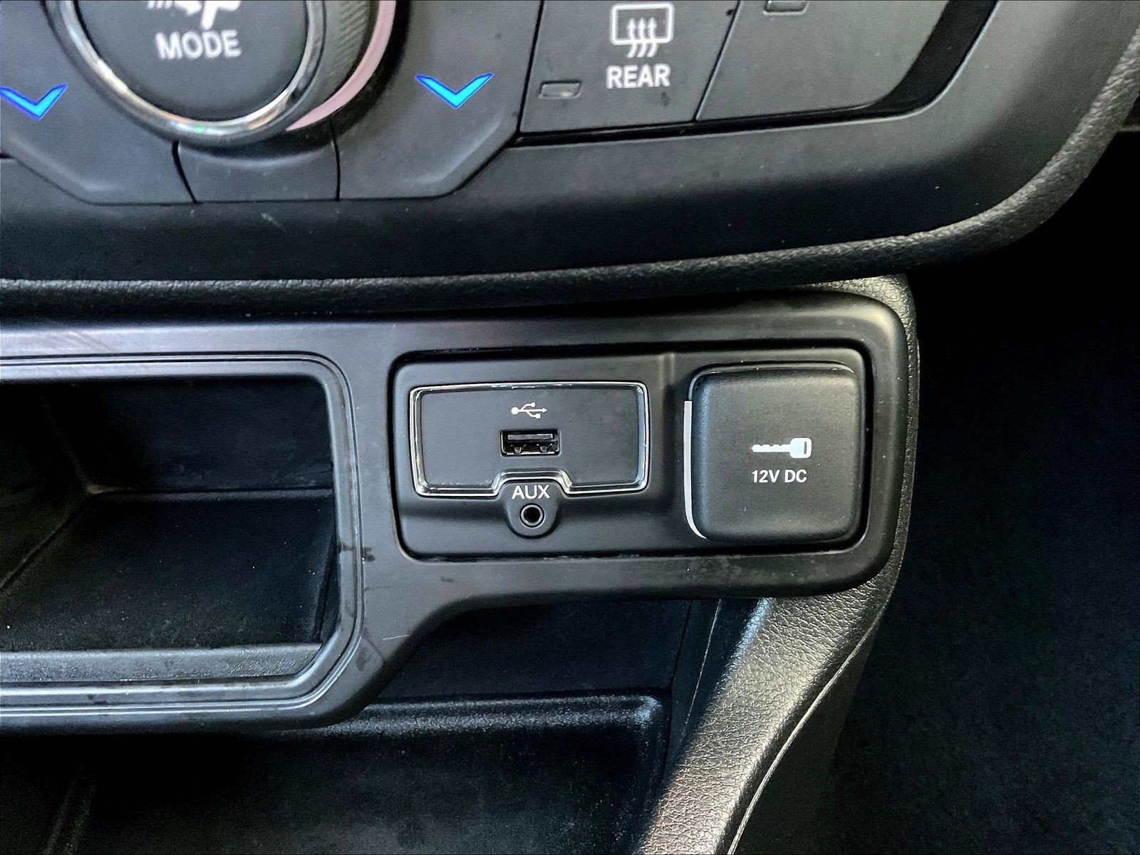 Used 2018 Jeep Renegade Limited FWD image 16