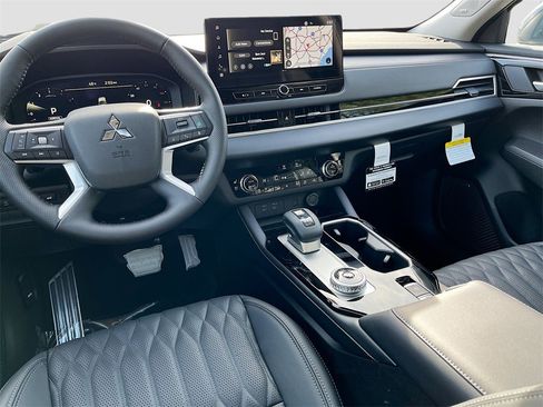 New 2026 Mitsubishi Outlander SEL image 24