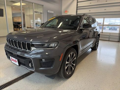 Used 2022 Jeep Grand Cherokee Overland image 6
