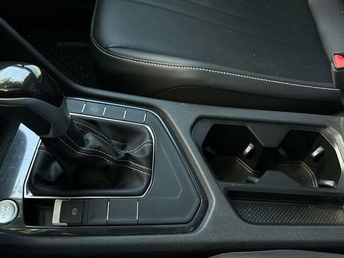 Certified 2022 Volkswagen Tiguan SE FWD image 15