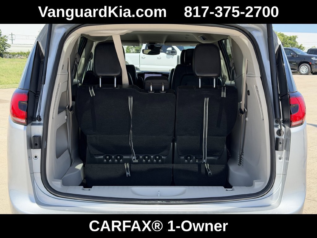 Used 2024 Chrysler Pacifica Touring-L FWD image 35