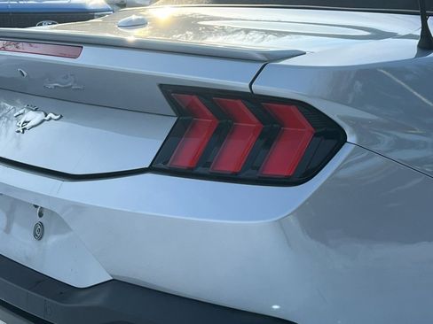Used 2024 Ford Mustang Premium image 6