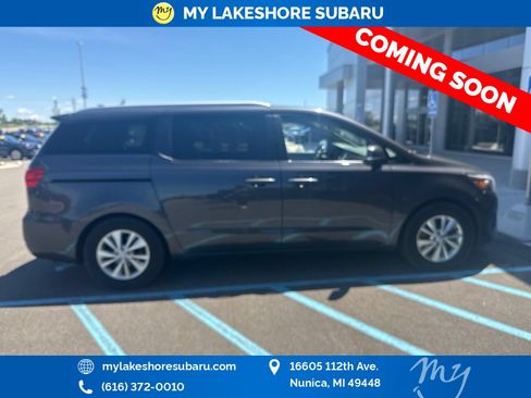 Used 2017 Kia Sedona LX w/ LX Essentials Premium Package FWD image 10