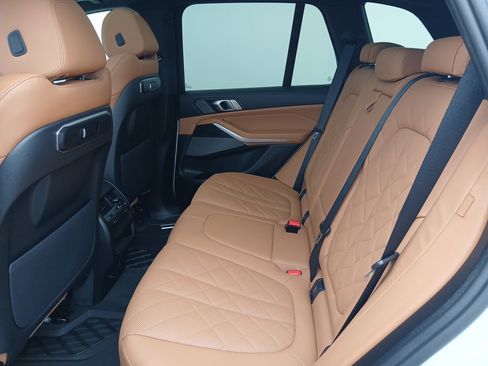 Used 2026 BMW X5 xDrive40i w/ M Sport Package image 22