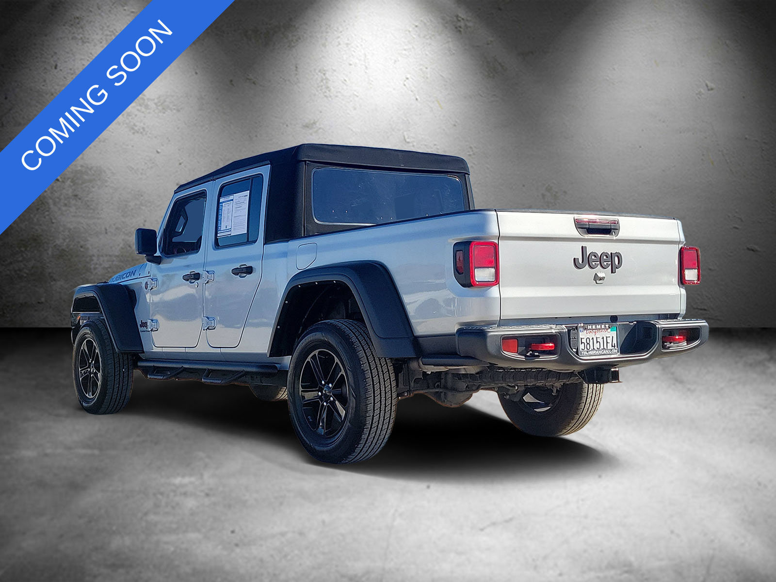 Used 2023 Jeep Gladiator Rubicon w/ Trailer Tow Package AWD/4WD image 4
