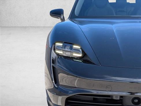 Used 2024 Porsche Taycan image 12