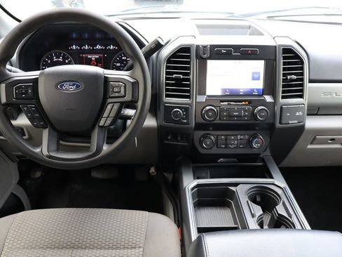 Used 2022 Ford F250 XLT w/ Black Appearance Package AWD/4WD image 5
