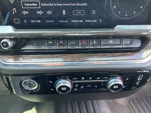 Used 2024 GMC Sierra 1500 SLE image 33