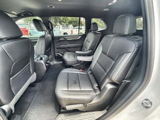 Certified 2026 GMC Acadia Elevation w/ Elevation Premium Package FWD image 24