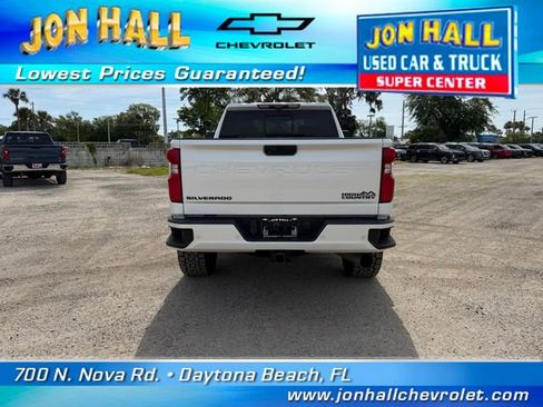 Used 2021 Chevrolet Silverado 2500 High Country w/ Z71 Off-Road Package AWD/4WD image 11