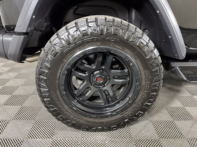 Used 2022 Jeep Wrangler Unlimited Rubicon w/ Cold Weather Group AWD/4WD image 12