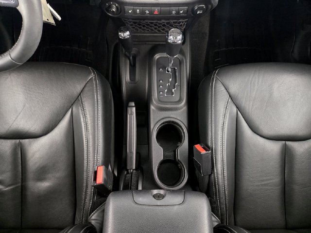 Used 2017 Jeep Wrangler Unlimited Sahara w/ Max Tow Package AWD/4WD image 23