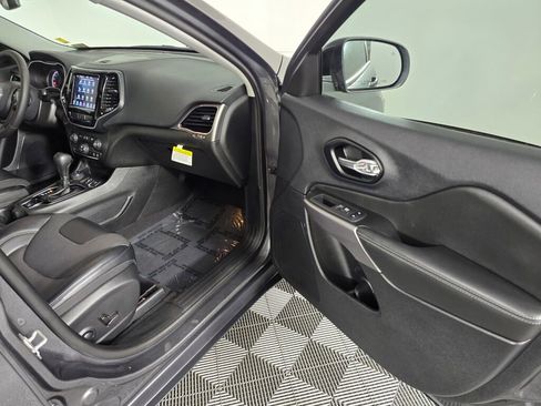 Used 2022 Jeep Cherokee Limited image 38