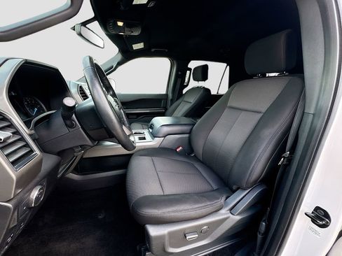 Used 2018 Ford Expedition Max XLT image 23