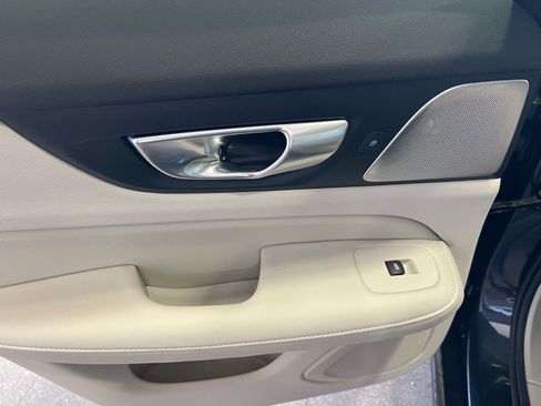 Used 2025 Volvo S60 T8 Ultra w/ Climate Package image 28