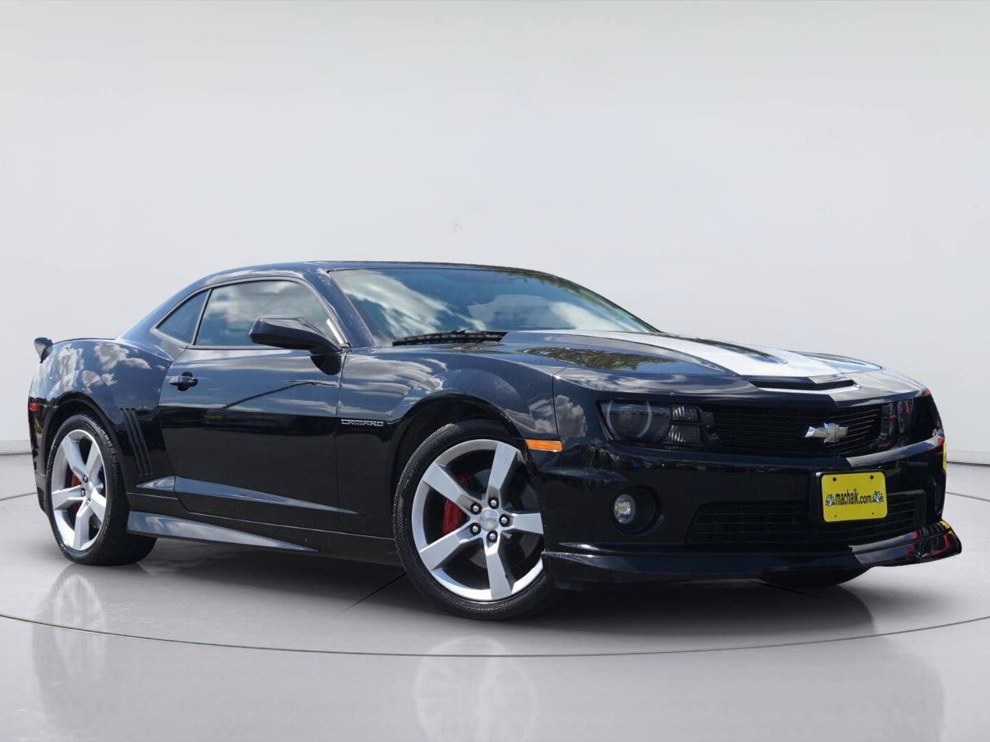 Used 2011 Chevrolet Camaro SS RWD image 2