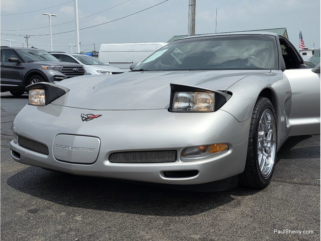 Used 2004 Chevrolet Corvette Z06 w/ Memory Package RWD image 8