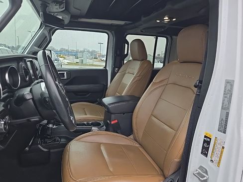 Used 2022 Jeep Wrangler Unlimited Sahara w/ Cold Weather Group image 16