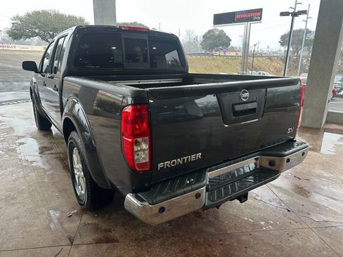 Used 2015 Nissan Frontier SV image 4