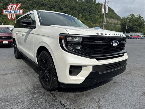 New 2027 Ford Expedition Max Platinum AWD/4WD image 1