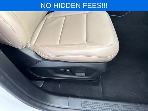 Used 2024 Ford Explorer XLT w/ Equipment Group 202A RWD image 22