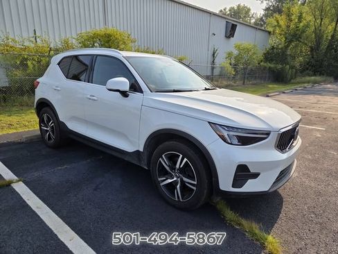 Used 2024 Volvo XC40 B5 Core AWD/4WD image 3