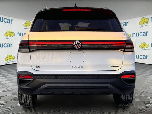 New 2026 Volkswagen Taos SE image 6