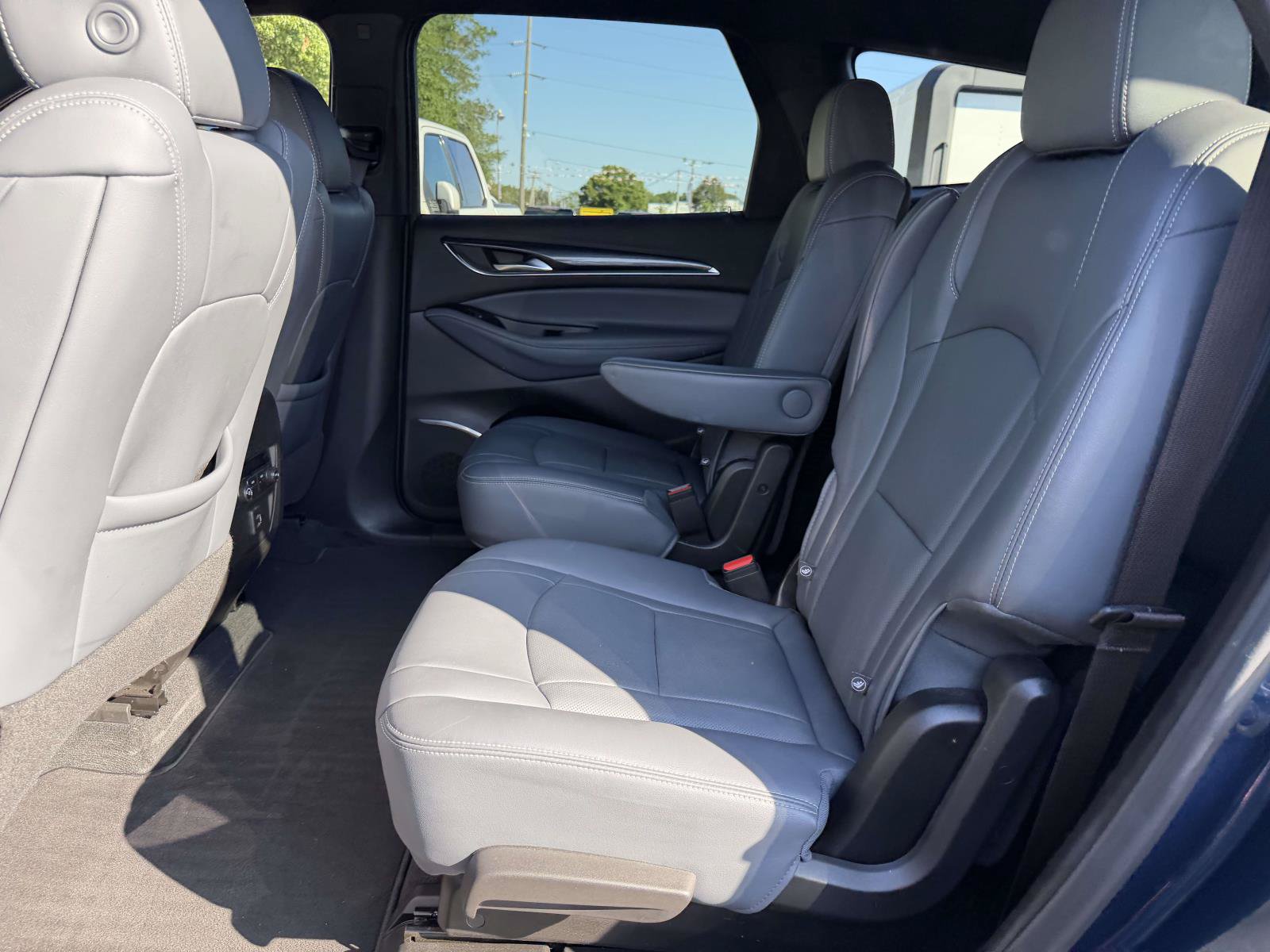 Certified 2024 Buick Enclave Essence AWD/4WD image 10