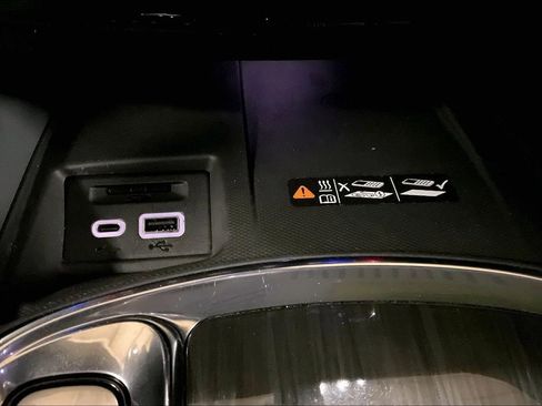 Used 2024 Buick Enclave Premium image 31