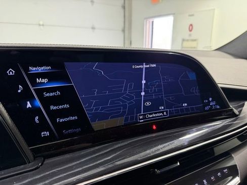 Used 2024 Cadillac Escalade Sport w/ LPO, ONYX Package image 21