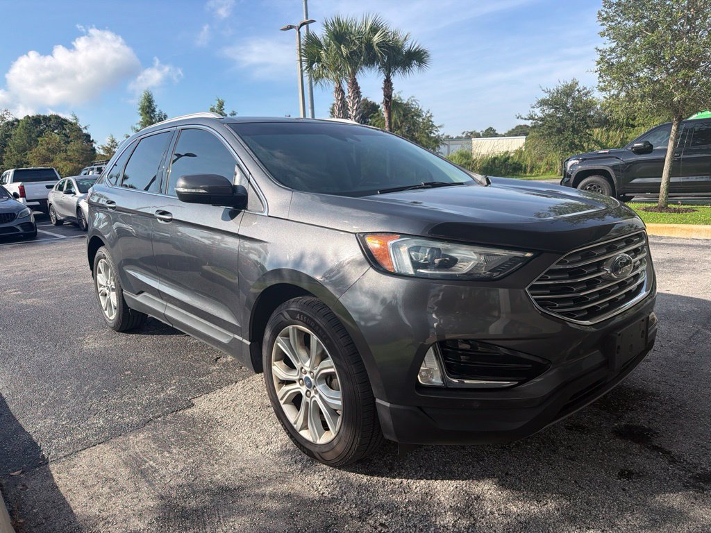 Used 2020 Ford Edge Titanium FWD image 2