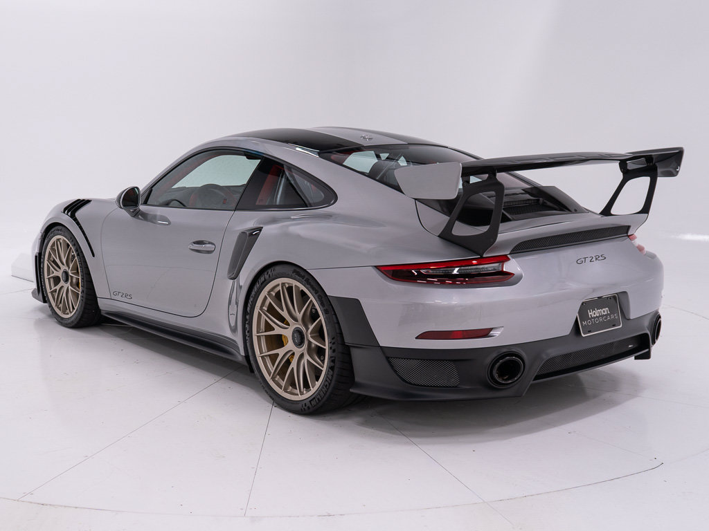 Used 2018 Porsche 911 GT2 RS RWD image 3