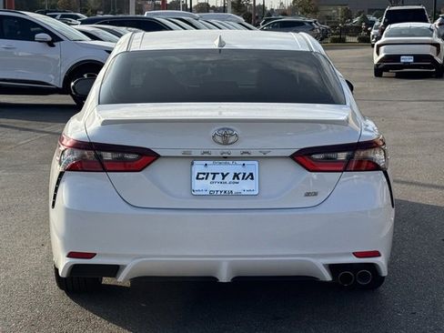Used 2023 Toyota Camry SE image 5