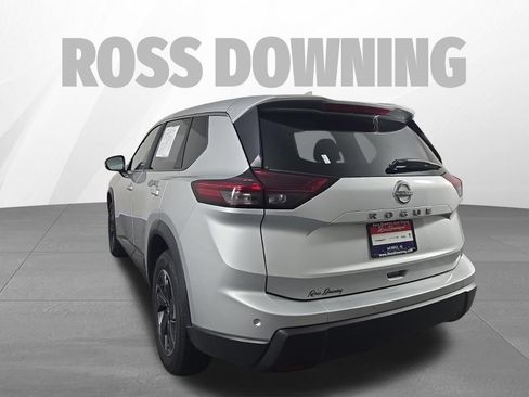 Used 2025 Nissan Rogue SV FWD image 6