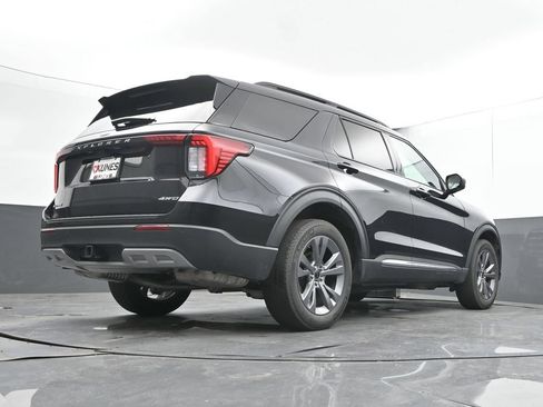 Used 2025 Ford Explorer Active w/ Active Comfort Package AWD/4WD image 41