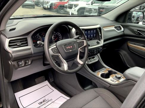 Used 2023 GMC Acadia SLE w/ Driver Convenience Package image 16