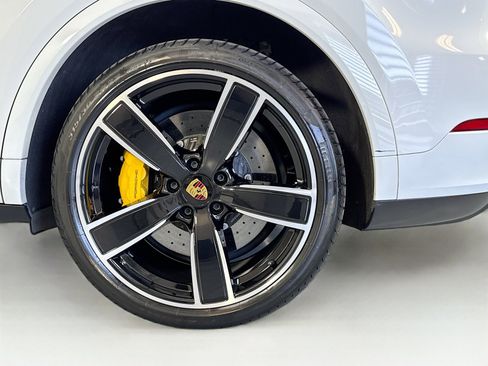 Certified 2023 Porsche Cayenne Turbo image 25