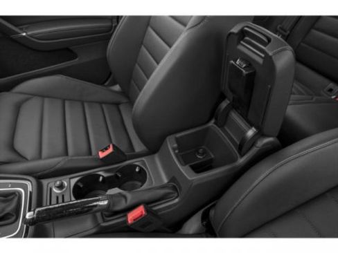 Used 2015 Volkswagen Golf TDI S image 21