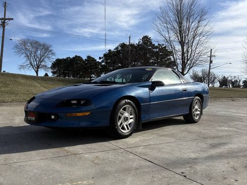 Used 1994 Chevrolet Camaro Z28 RWD image 3