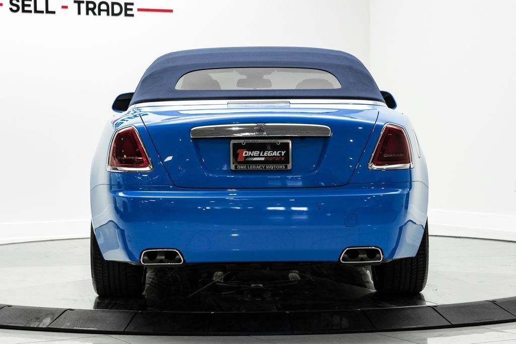 Used 2021 Rolls-Royce Dawn RWD image 12