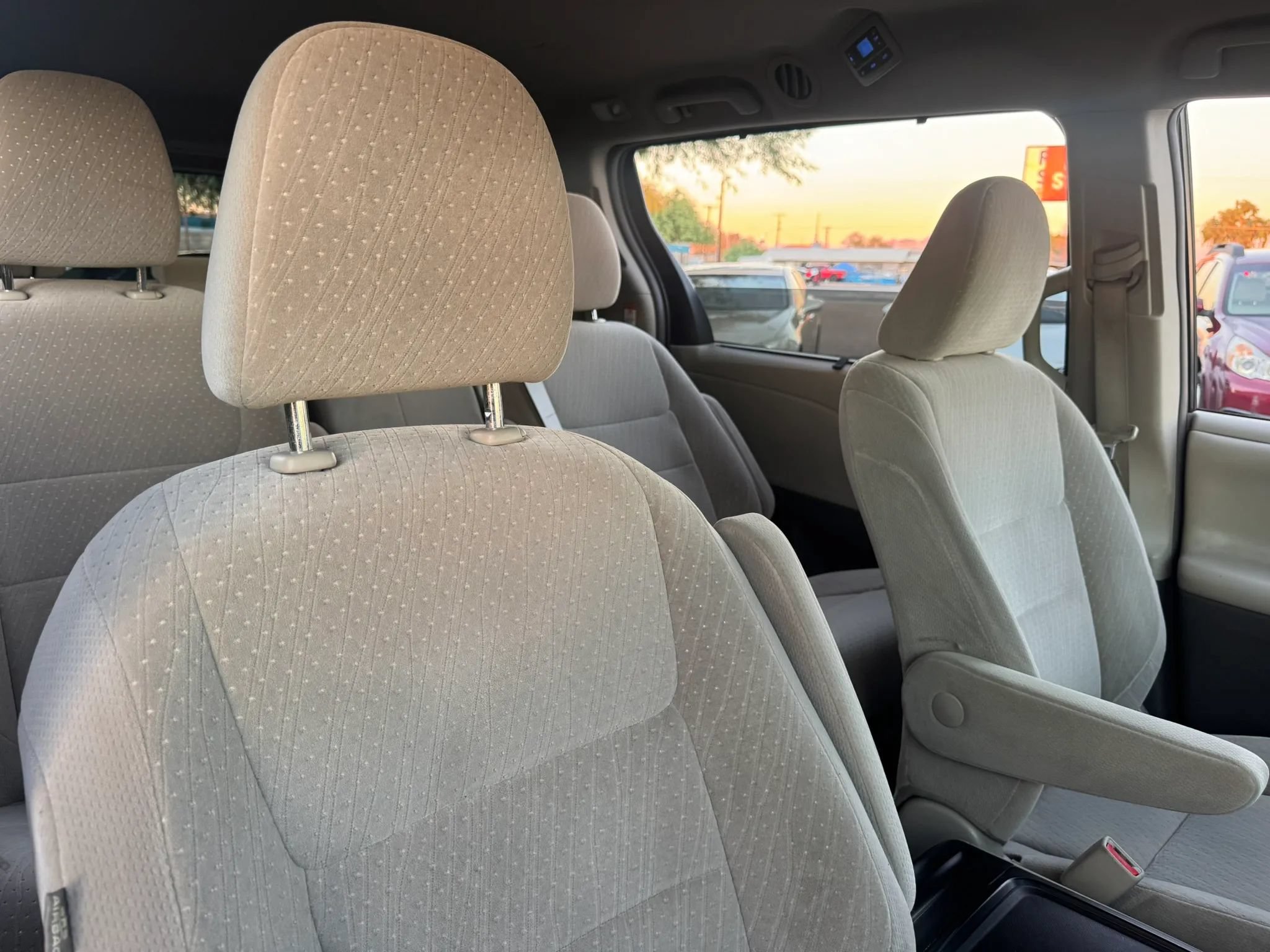 Used 2015 Toyota Sienna LE FWD image 22