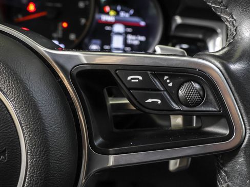 Used 2021 Porsche Macan image 27